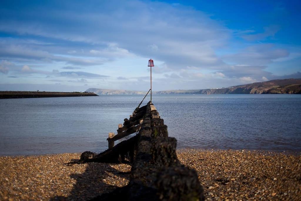 Pembrokeshire Apartment Goodwick Buitenkant foto